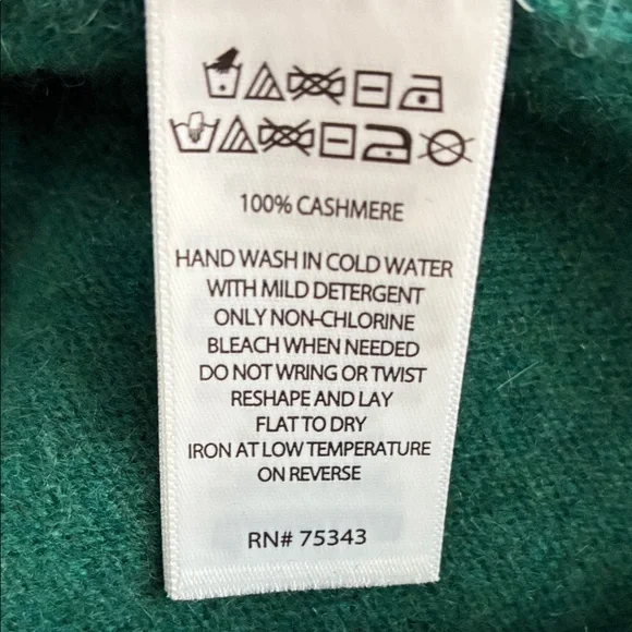 Tahari Women's Rich Green V-Neck Raglan Sleeves Sweater 100% CASHMERE Size Large - Picture 5 of 5
